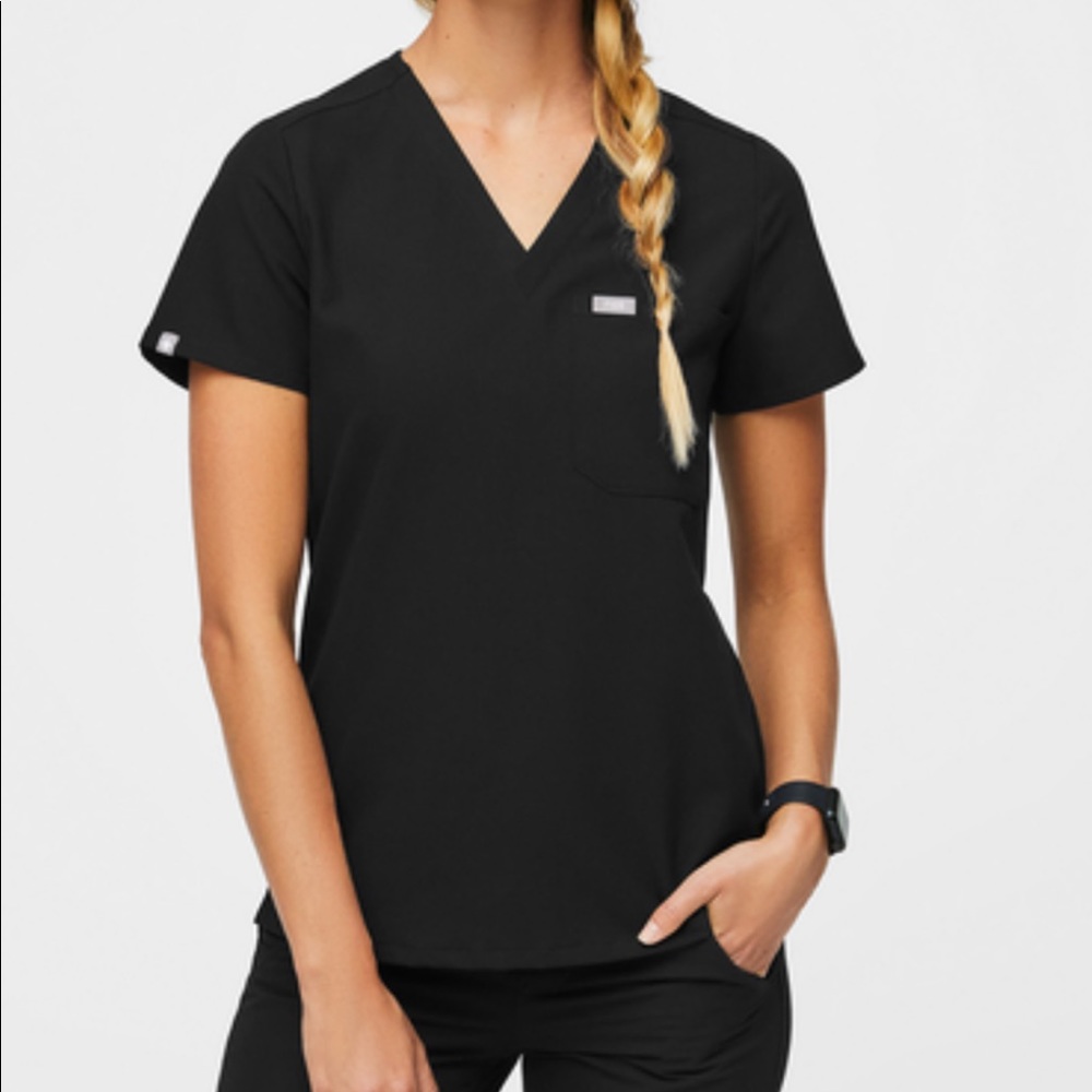 Figs Caterina Scrub Top in color Black size Small